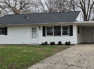 2011 Greendale Dr, Champaign, IL 61821