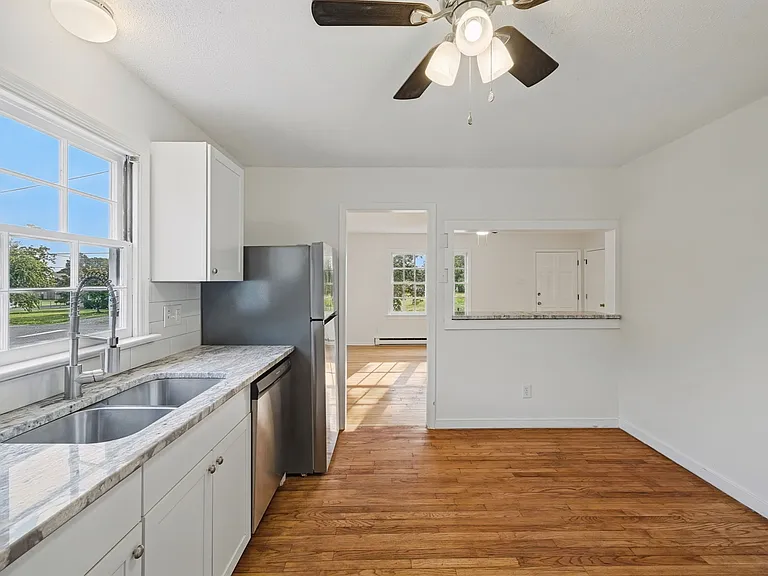 300 Marlin Dr — Photo 9