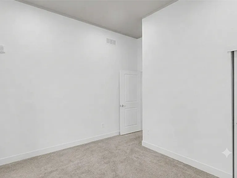 14341 E Tennessee Ave — Photo 10