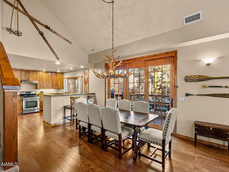 1704 E Trade Winds Ct — Photo 14