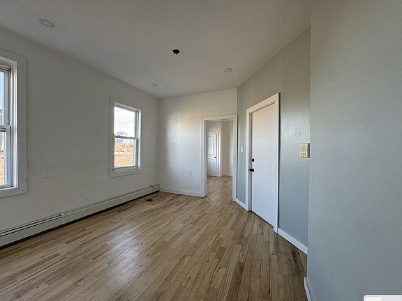 4th image of 239 Halladay St #2R