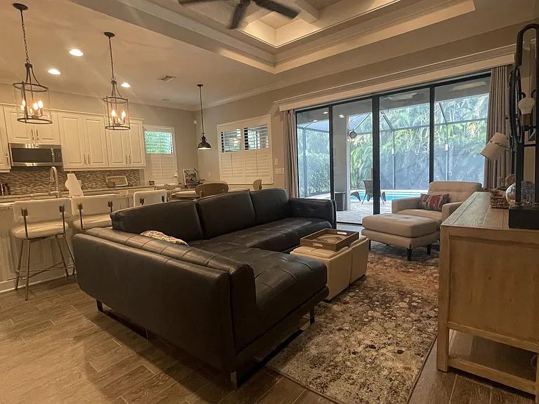 9251 Isla Bella Cir — Photo 22