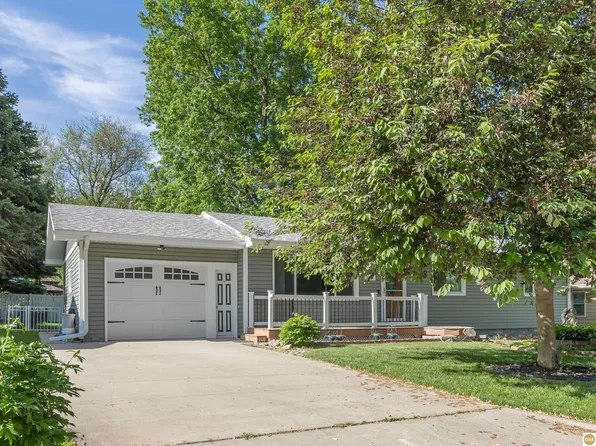 1033 W 10th St, Wahoo, NE 68066