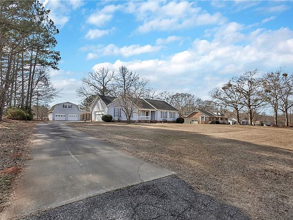 3rd image of 1116 Green Willow Trl