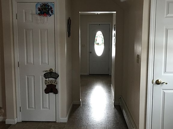 5th image of 1449 Roberts St