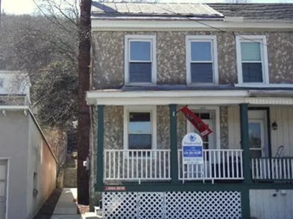 210 W Bacon St, Pottsville, PA 17901