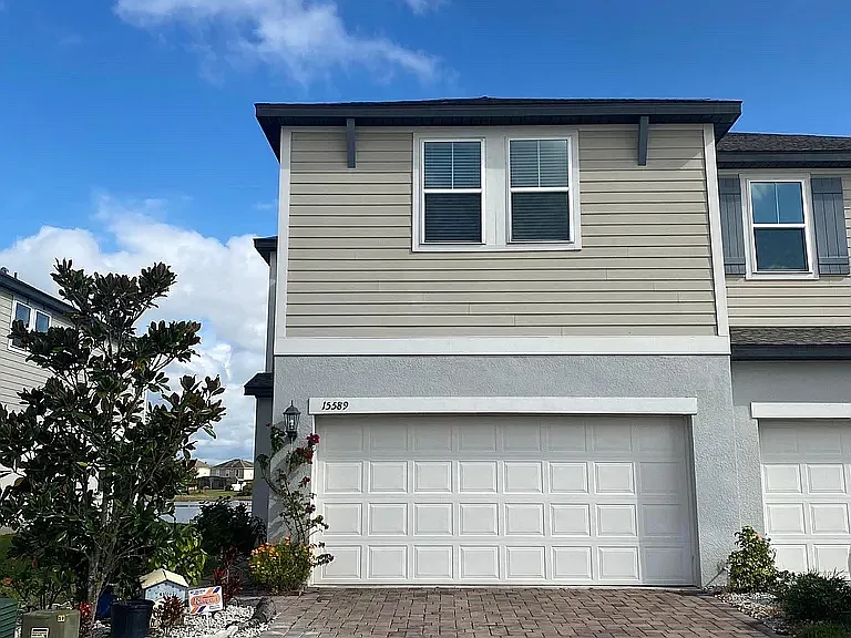 3 bed, 2.5 bath, 2200 sqft, $2,650 — Photo 1