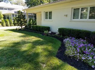 6035 Wing Lake Rd, Bloomfield Hills, MI 48301