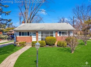 17220 W Thirteen Mile Rd, Beverly Hills, MI