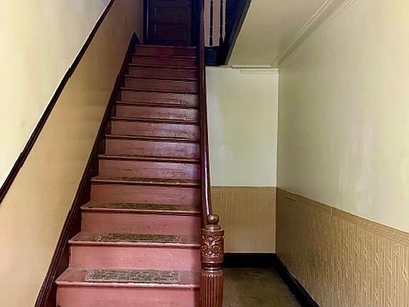 3rd image of 175 Chestnut St