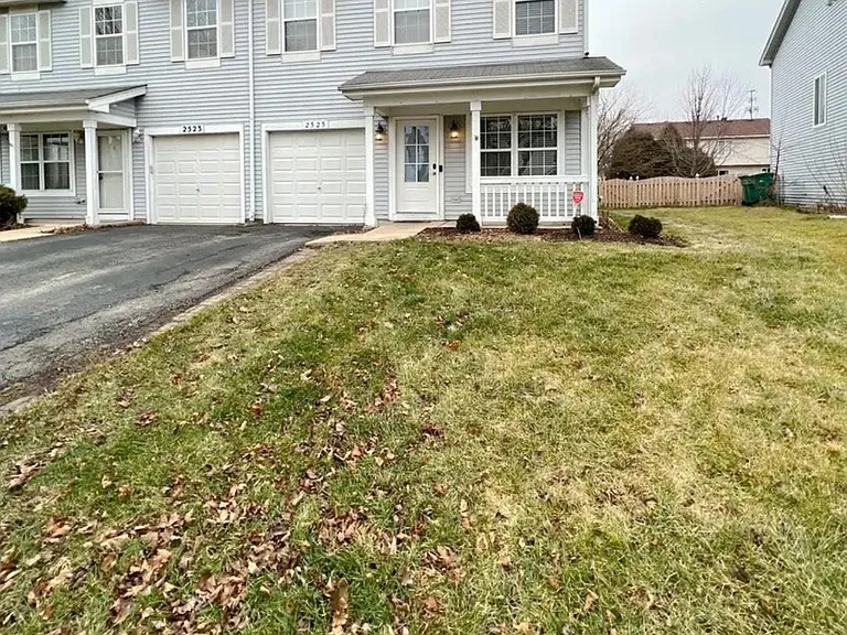 2525 Stonybrook Dr — Photo 5