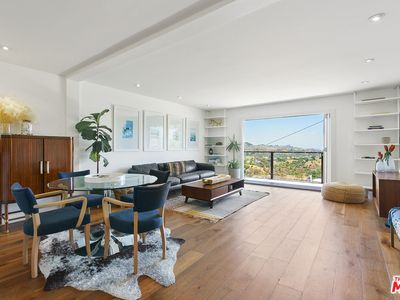 3002 Vista Crest Dr, Los Angeles, CA, 90068
