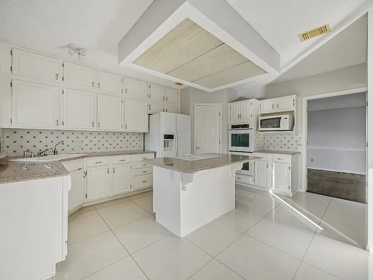 709 Bridget Way — Photo 11