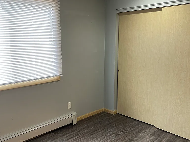 503 S Van Buren St #5 — Photo 9