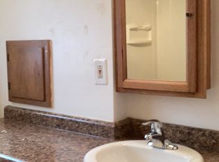 8 West St, Elkhorn, WI 53121