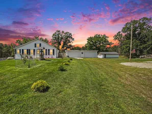 8889 S Star Lake Dr, Baldwin, MI 49304