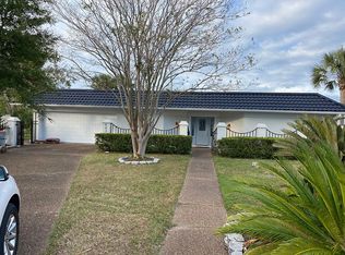 483 Wahoo Rd, Panama City Beach, FL 32408