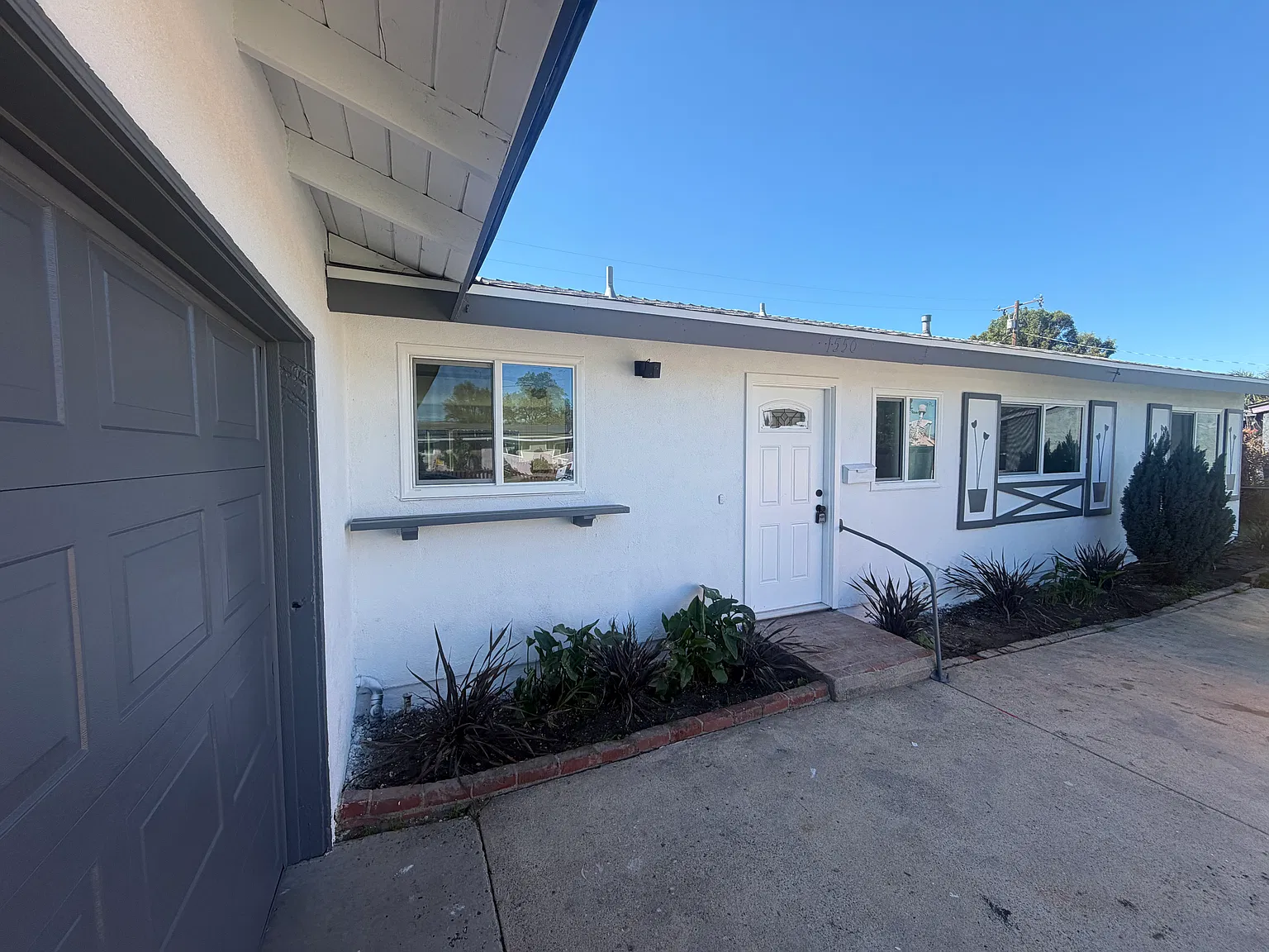 4 bed, 1.5 bath, 1248 sqft, $3,500 — Photo 2