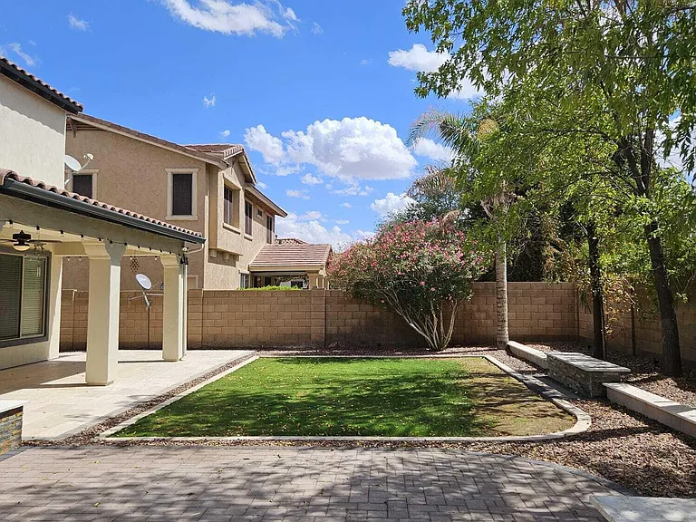419 W Balsam Dr — Photo 25