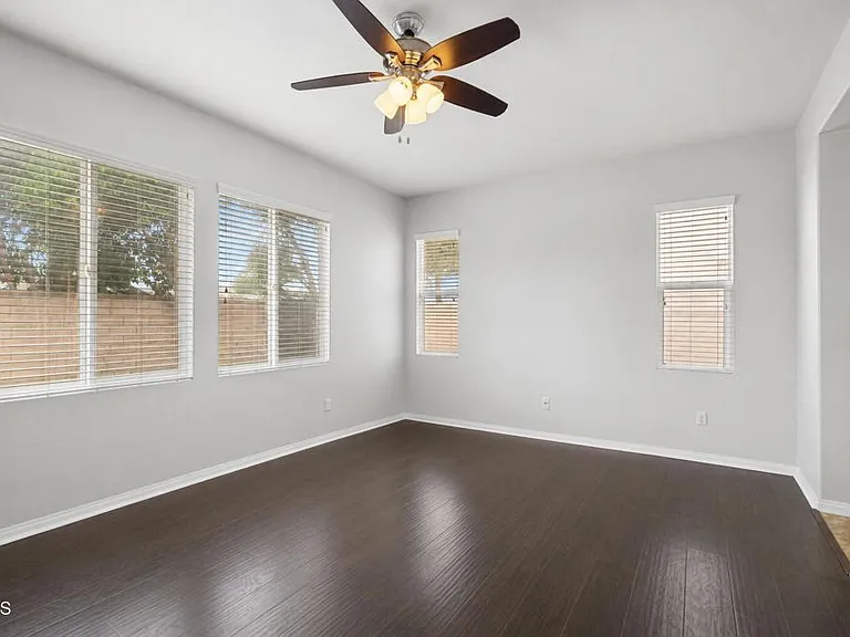 197 Pelican Pointe Ct — Photo 27