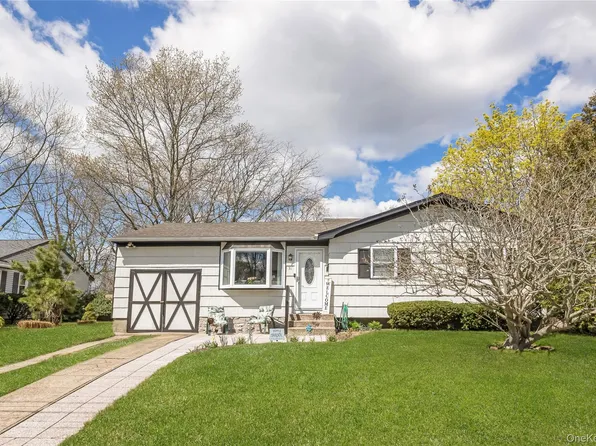 31 Dena Drive, Blue Point, NY 11715