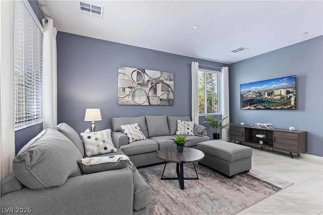 3 bed, 3.0 bath, 1541 sqft, $2,100 — Photo 3