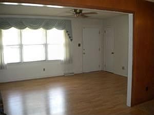 5th image of 3902 Galway Dr