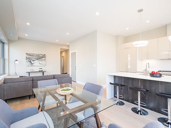 5th image of 1351 N Damen Ave #2
