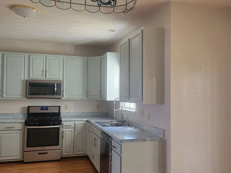 3719 Bridlepath Ln — Photo 9