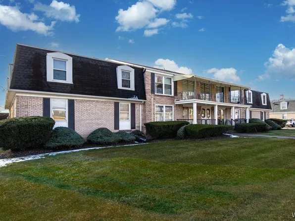 61 Henel Ave APT 7, Amherst, NY 14226