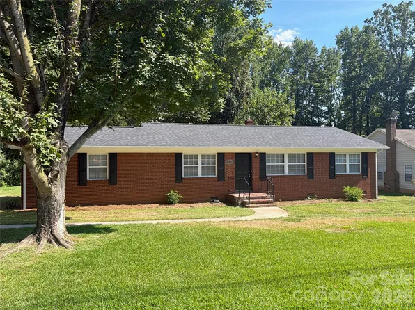 5220 Nevin Rd, Charlotte, NC 28269