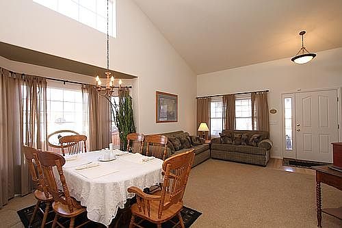 livingroomdiningroom1_500.jpg
