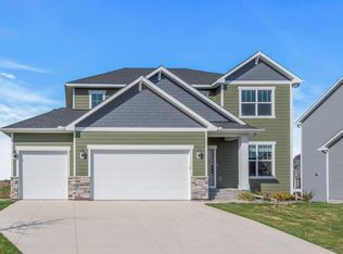 11600 Brayburn Trl, Osseo, MN 55369
