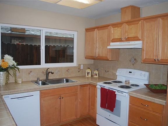 4th image of 437 Yuba Pl