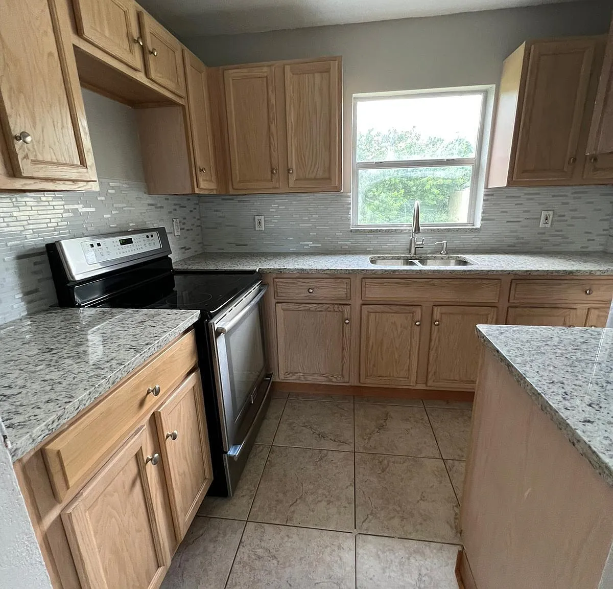 2 bed, 2.0 bath, 856 sqft, $2,500 — Photo 4