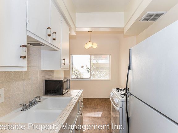 3rd image of 129 S Canon Dr APT 8