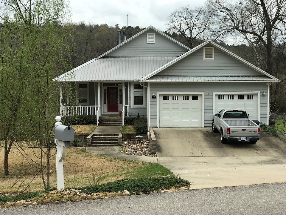 1st image of 904 Riverview Dr