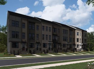 2682 River Birch Rd, Herndon, VA 20171