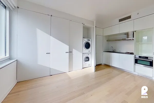 Rented by REZI | media 57