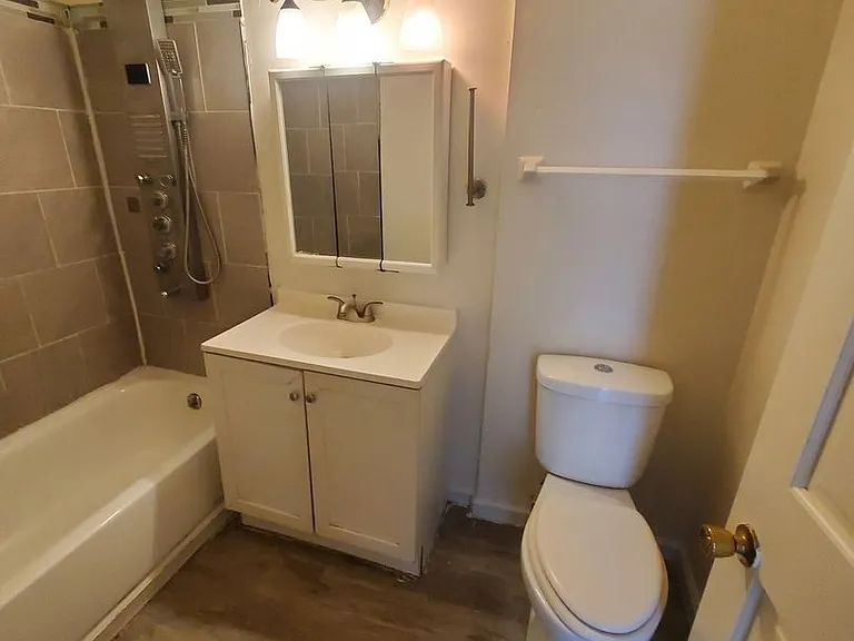 4635 S. 23rd Street - 12 Unit + Parking Lot — Photo 15