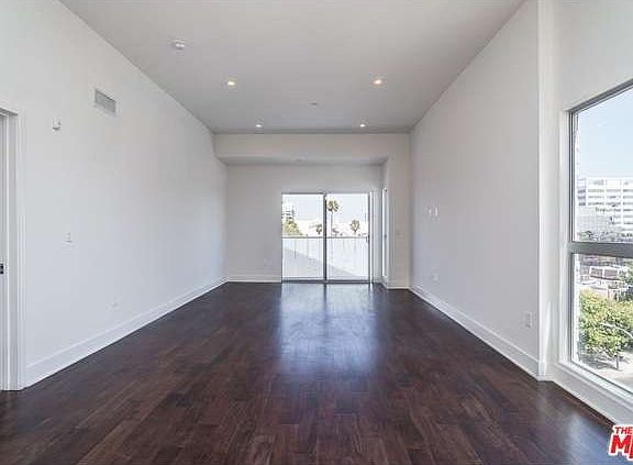 3rd image of 1735 N La Brea Ave APT 401
