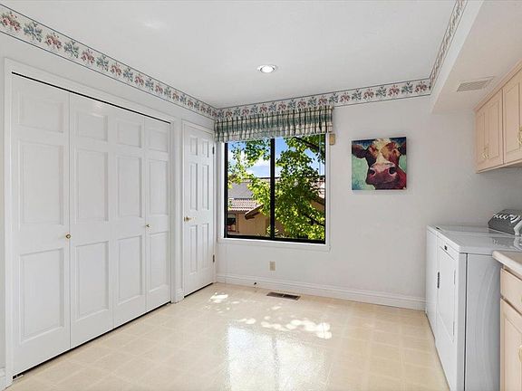 4th image of 3920 Ridge St