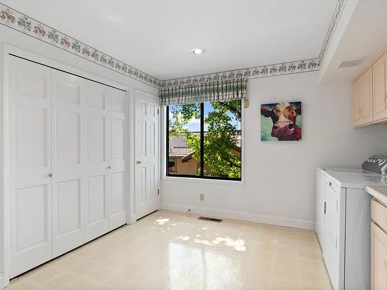 3920 Ridge St — Photo 4