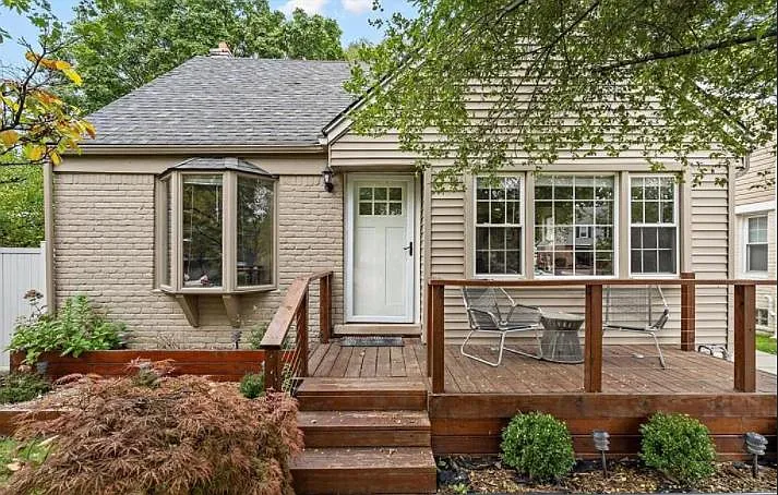 426 Hillcrest Ave — Photo 1