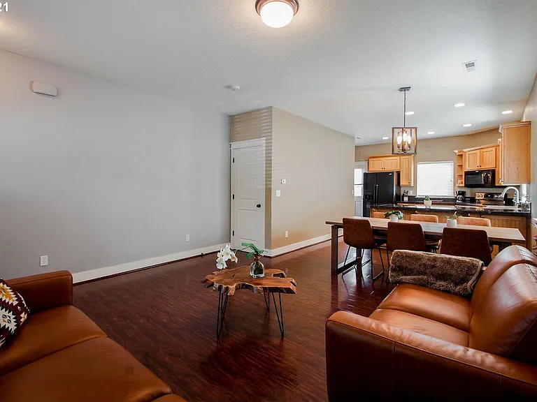 568 Donna Dr — Photo 13