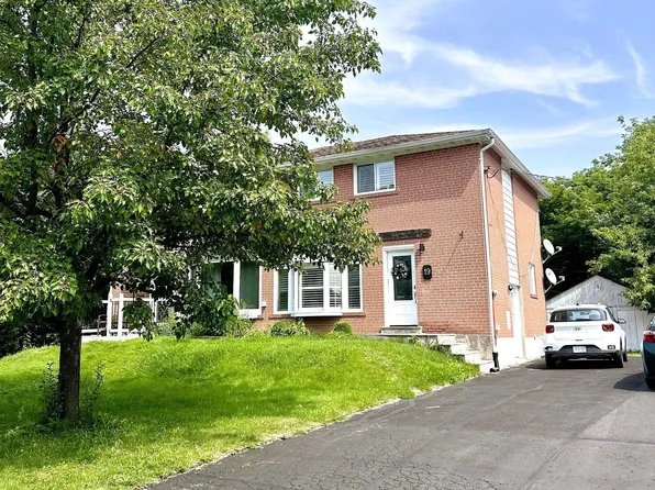 19 Richardson Dr, Aurora, ON L4G 1Z2