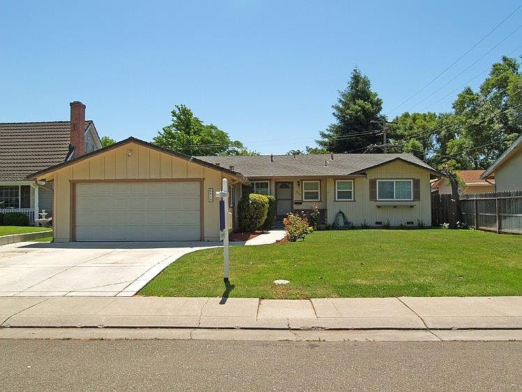 1st image of 810 E Banbury Dr