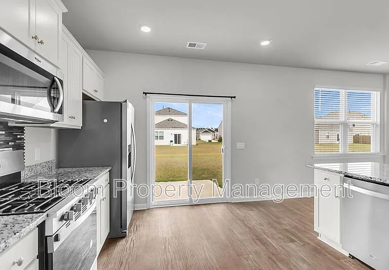 844 Lilyford Ln — Photo 16