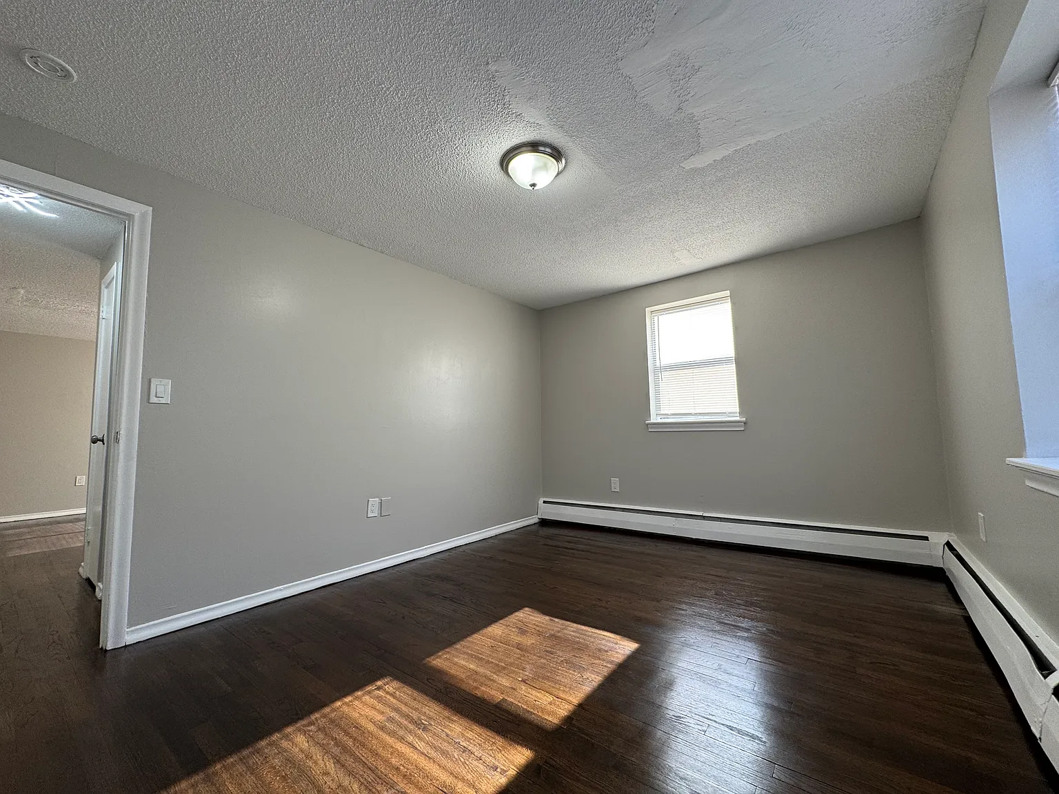 1 bed, 670 sqft, $1,145 — Photo 2