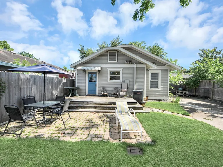 916 W Cottage St — Photo 23